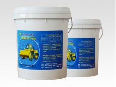 【我們專業(yè)！】山工機械專用油，裝