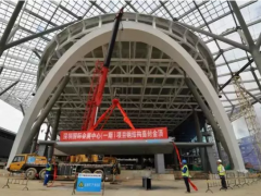 深圳國(guó)際會(huì)展中心鋼結(jié)構(gòu)封頂，將成為全球第一大會(huì)展中心