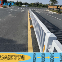 高州公路甲型護(hù)欄 車行道分隔欄圖片 交通京式護(hù)欄