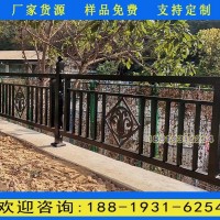 廣州道路護欄定做 廣州塔人行道黑色欄桿 道路中間防護欄規(guī)格