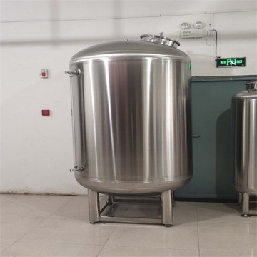 新洲鴻謙反滲透無菌水箱不銹鋼立式